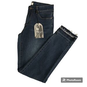 KENDALL AND KYLIE NWT 5/6 Kontent Mid-Rise Crop Jeans Women's Blue Jeans